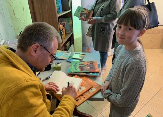 Spotkanie autorskie w lęborskiej bibliotece grafika