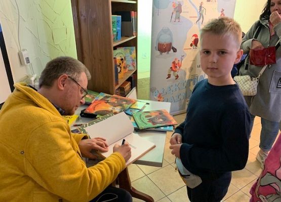 Spotkanie autorskie w lęborskiej bibliotece grafika