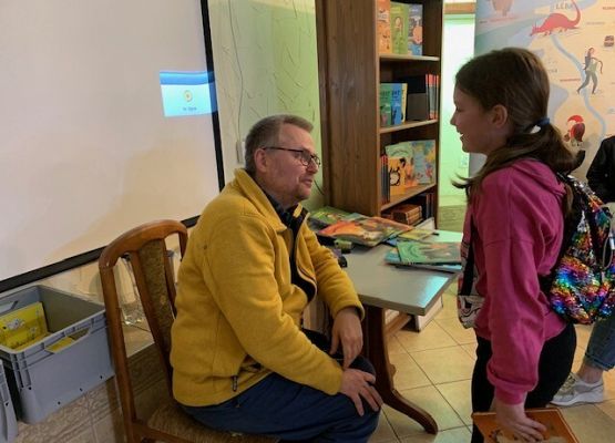 Spotkanie autorskie w lęborskiej bibliotece grafika