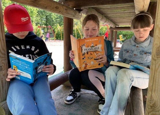 Spotkanie autorskie w lęborskiej bibliotece grafika