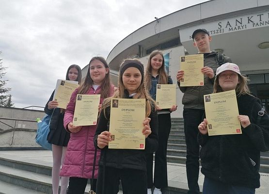 Laureaci i finaliści Wojewódzkiego Konkursu Biblijnego grafika