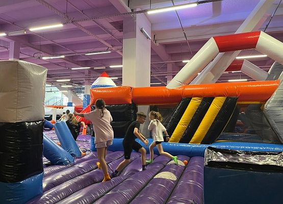 IV b w AirSpace grafika