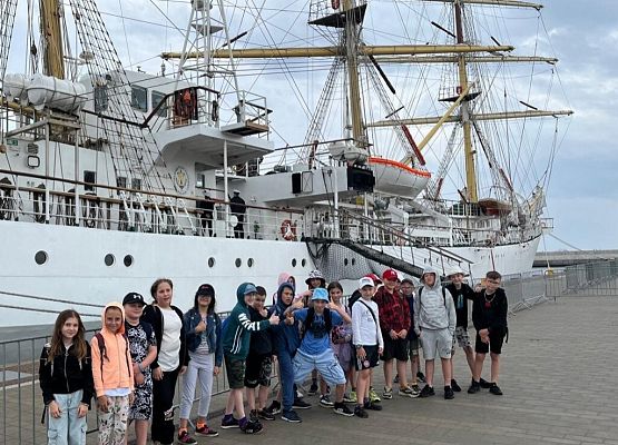 IV b w AirSpace grafika