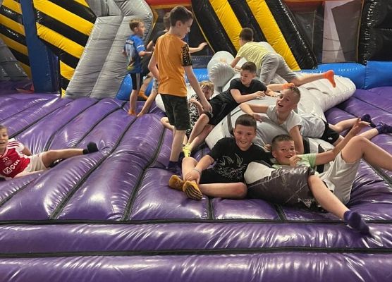 IV b w AirSpace grafika