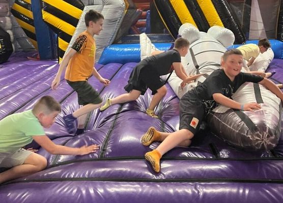 IV b w AirSpace grafika