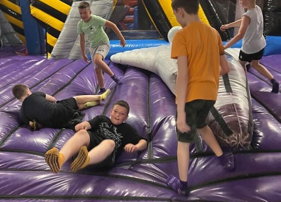 IV b w AirSpace grafika