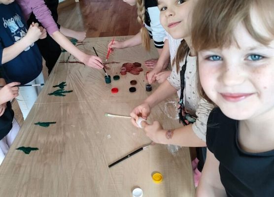 Kolejne zajęcia sensoryczne w świetlicy grafika