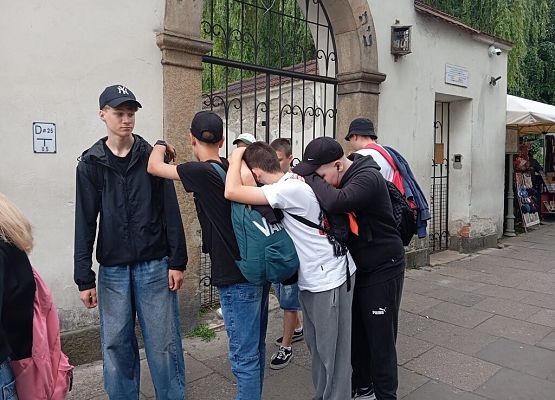 7B w Krakowie grafika