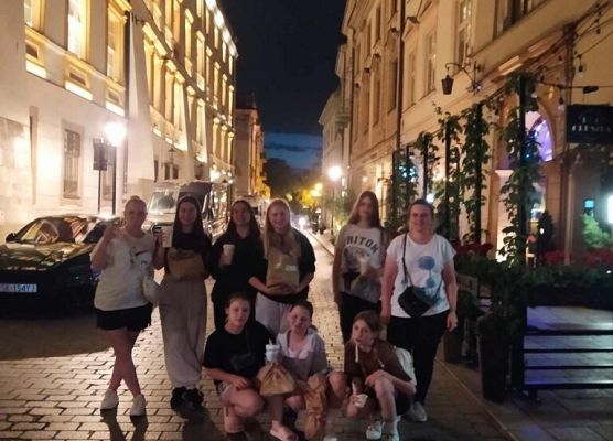 7B w Krakowie grafika