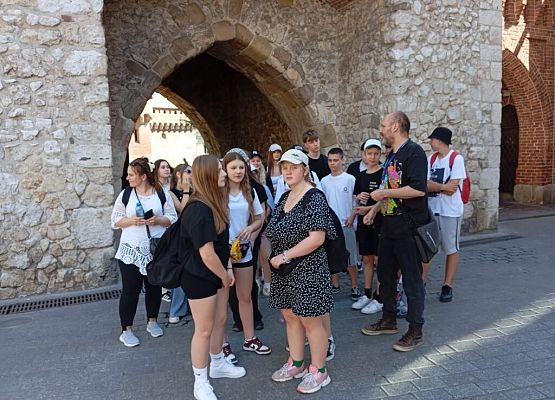 7B w Krakowie grafika