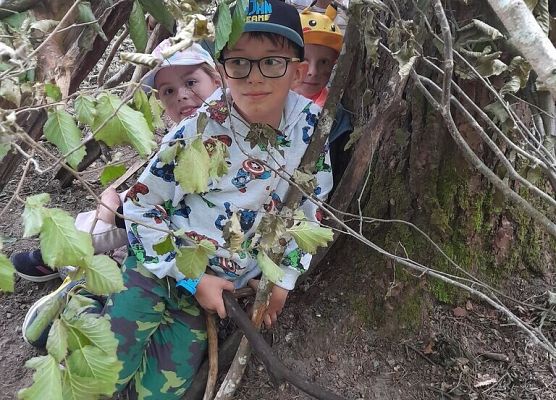 Survivalowa przygoda pierwszaków grafika