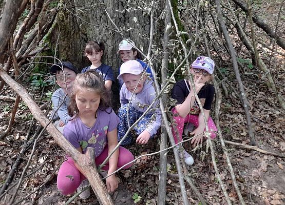 Survivalowa przygoda pierwszaków grafika