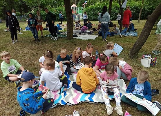 Czerwcowe „Czytanie na polanie” grafika