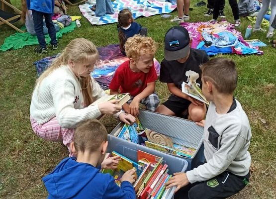 Czerwcowe „Czytanie na polanie” grafika