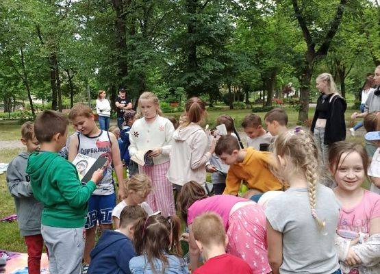 Czerwcowe „Czytanie na polanie” grafika