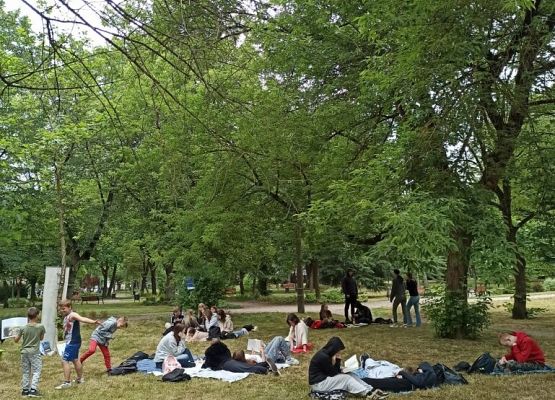 Czerwcowe „Czytanie na polanie” grafika