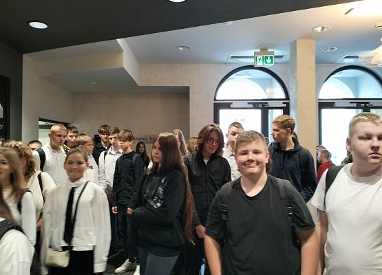 Spotkanie z ,,Panem Tadeuszem" na deskach teatru grafika