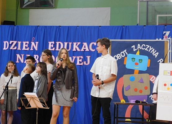 Tym, którzy prowadzą nas do źródeł wiedzy grafika