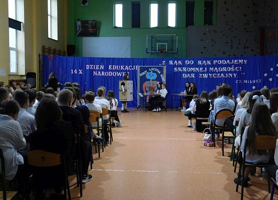 Tym, którzy prowadzą nas do źródeł wiedzy grafika