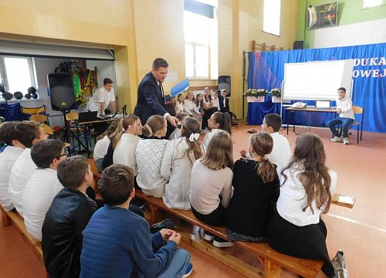 Tym, którzy prowadzą nas do źródeł wiedzy grafika