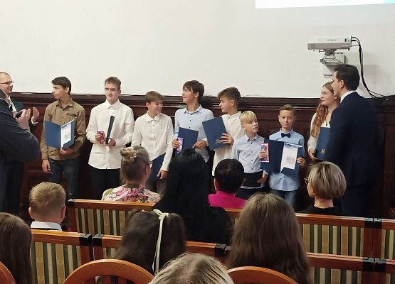 Nagrody i wyróżnienia z okazji Dnia Edukacji Narodowej grafika