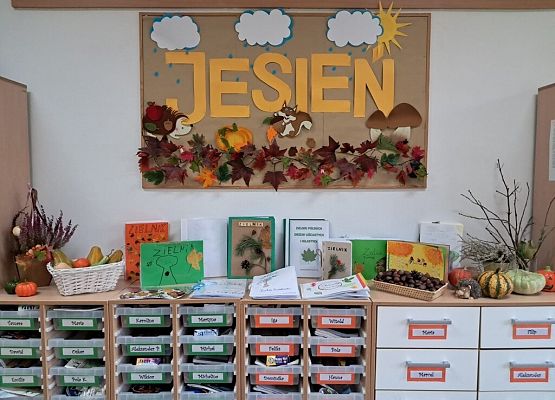 Lekcja przyrody w terenie grafika