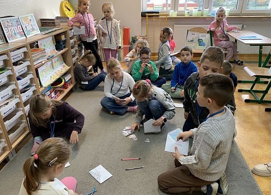 Świat finansów w klasie pierwszej grafika