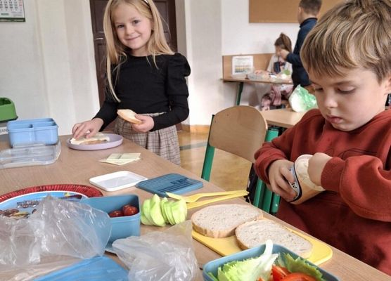 Zdrowie na talerzu w klasie 1a grafika