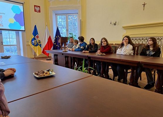 Starostwo Powiatowe w Lęborku gościło klasę 7a grafika