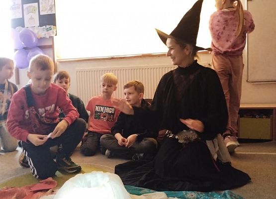 Święty Andrzej Ci ukaże, co Ci los przyniesie w darze - andrzejki w klasach 1-3 i w szkolnej świetlicy grafika