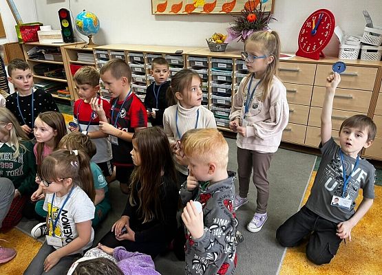 Święty Andrzej Ci ukaże, co Ci los przyniesie w darze - andrzejki w klasach 1-3 i w szkolnej świetlicy grafika