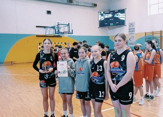 Ogromny sukces naszych koszykarek grafika