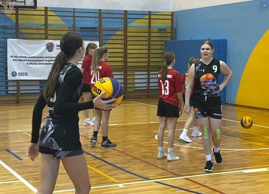 Ogromny sukces naszych koszykarek grafika