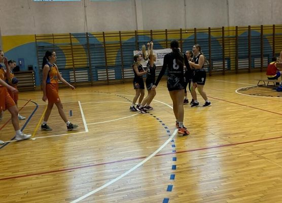 Ogromny sukces naszych koszykarek grafika