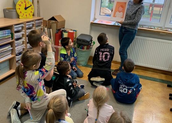 Godzina dla Młodych Głów grafika