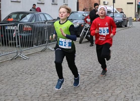 Biegi mikołajkowe grafika