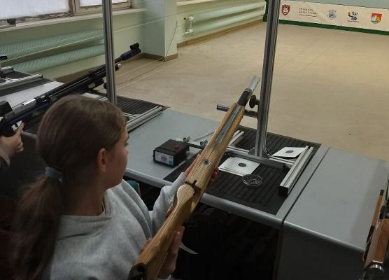 Mikołajki na strzelnicy grafika