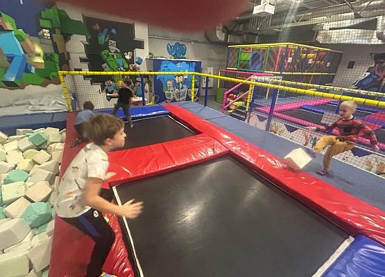 Skoczny poniedziałek grafika