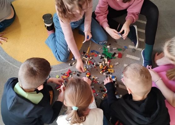 Klocki Lego.  Zabawka, z której nie da się wyrosnąć… grafika