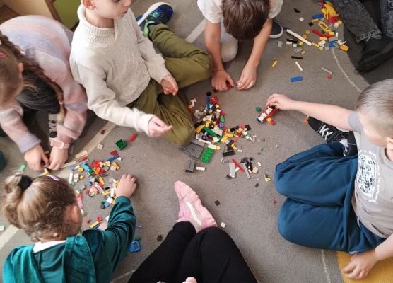 Klocki Lego.  Zabawka, z której nie da się wyrosnąć… grafika