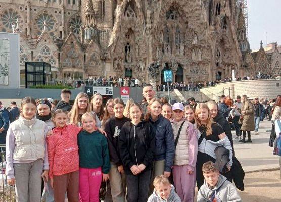Wyjazd koszykarek do Hiszpanii: sport, przygoda i niezapomniane chwile! grafika