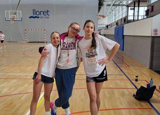 Wyjazd koszykarek do Hiszpanii: sport, przygoda i niezapomniane chwile! grafika
