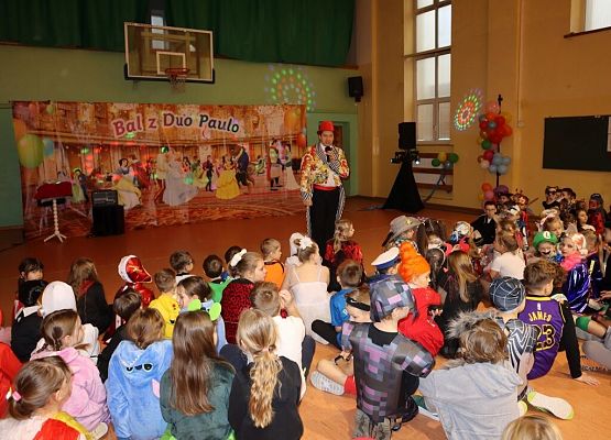 Bal karnawałowy grafika