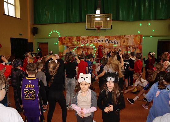 Bal karnawałowy grafika