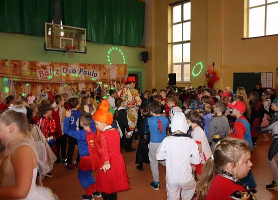 Bal karnawałowy grafika