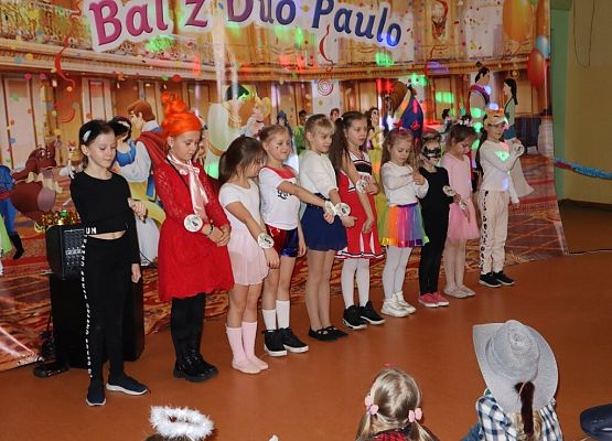 Bal karnawałowy grafika