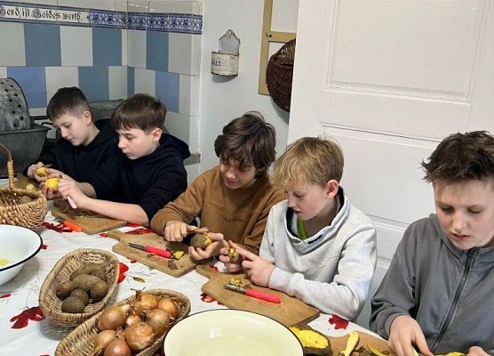 Wizyta w krainie w kratę grafika