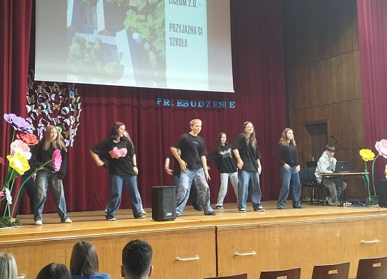 Ósmoklasiści  z wizytą w lęborskich szkołach ponadpodstawowych grafika