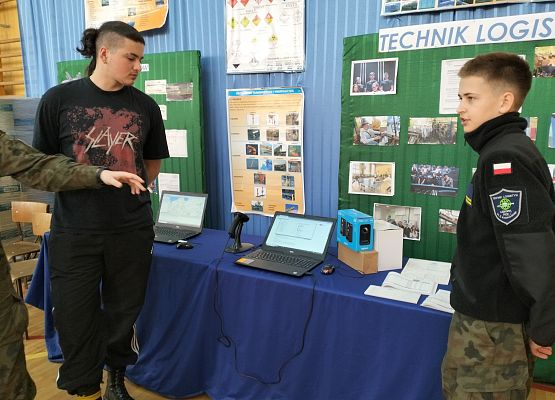 Ósmoklasiści  z wizytą w lęborskich szkołach ponadpodstawowych grafika