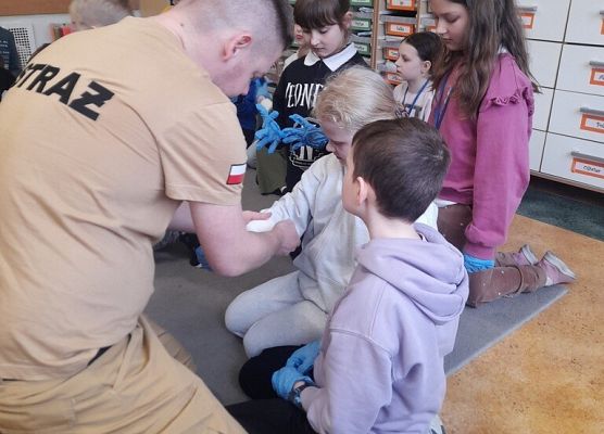 Pierwsza pomoc w klasach 1-3 grafika